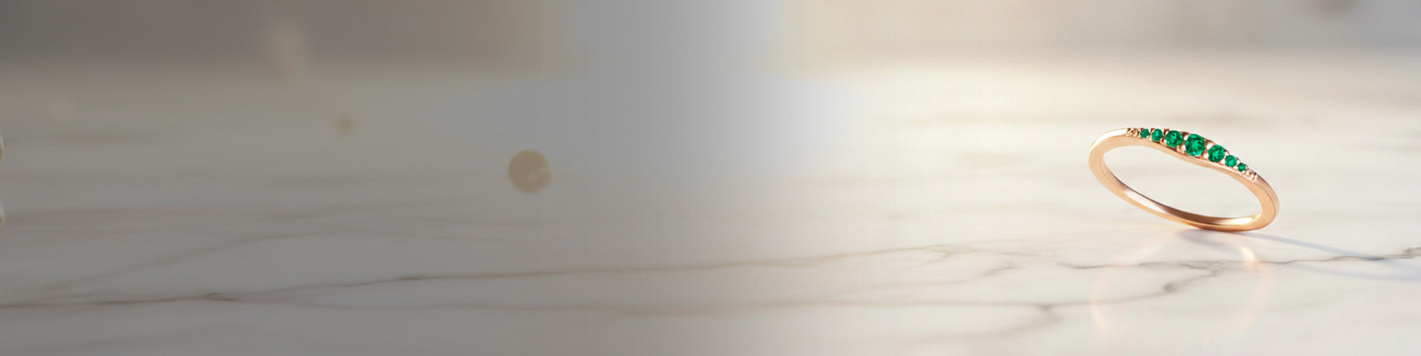 Alliances Émeraude Or Rose