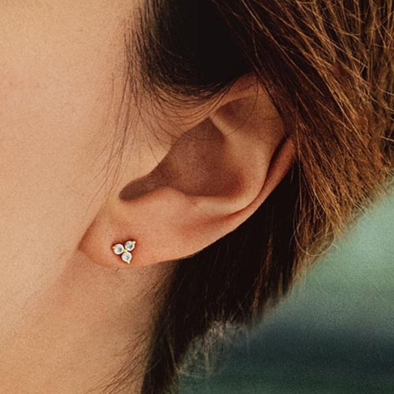 Radha White Sapphire Stud Earrings.jpg__PID:54bfc125-e947-462e-9f15-306dc2a1f2b9