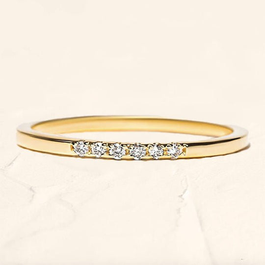Nisha ring in gold and diamond