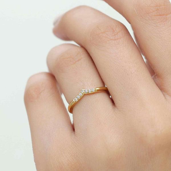 Sakshi Diamond V-Ring