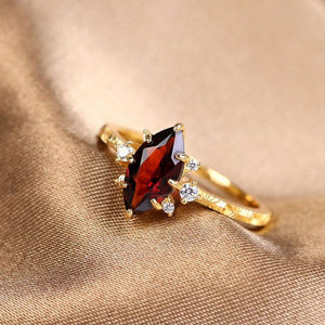 Garnet Ring.jpg__PID:5388efb3-326a-433c-910a-7b0316a1bed7