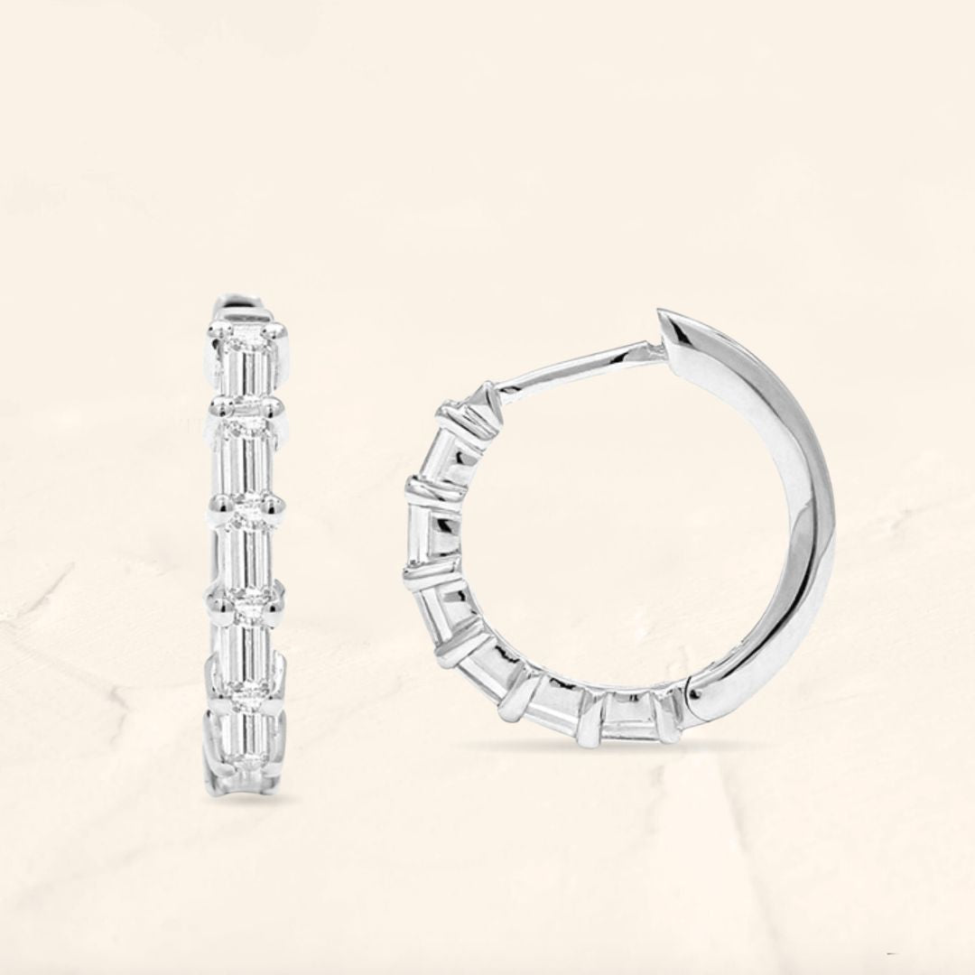 Créoles Yatra taille baguette en diamant et or blanc