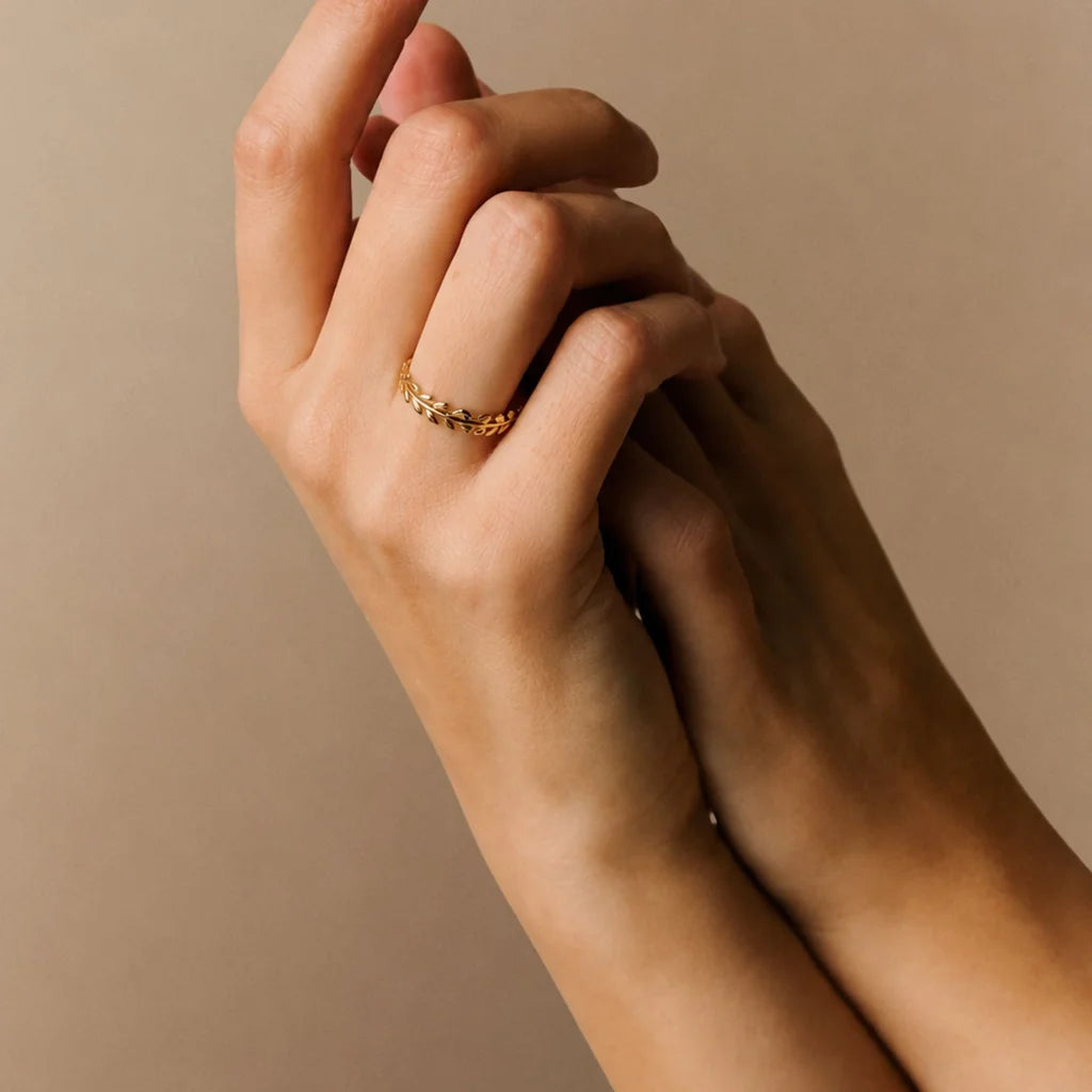 Daphné ring in 18ct yellow gold worn on the hand, hypoallergenic fine jewellery by Mayuri