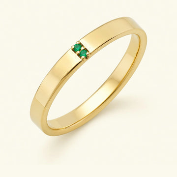 Emerald wedding ring for men in yellow gold