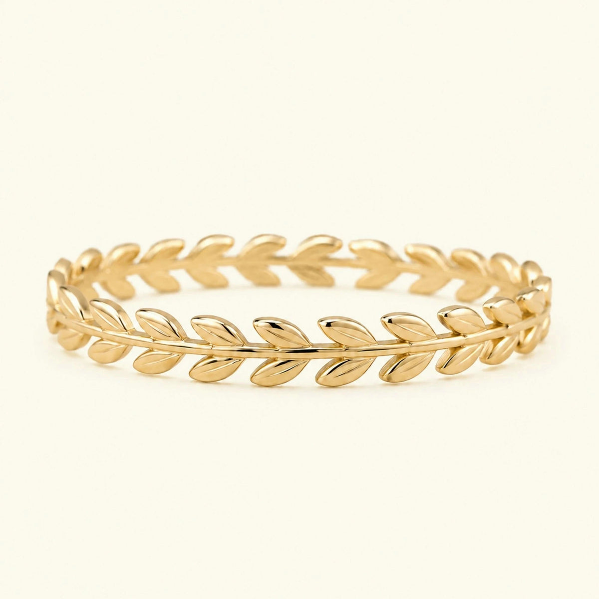 Women's 3mm laurel chiselled 18K yellow gold wedding ring Daphné