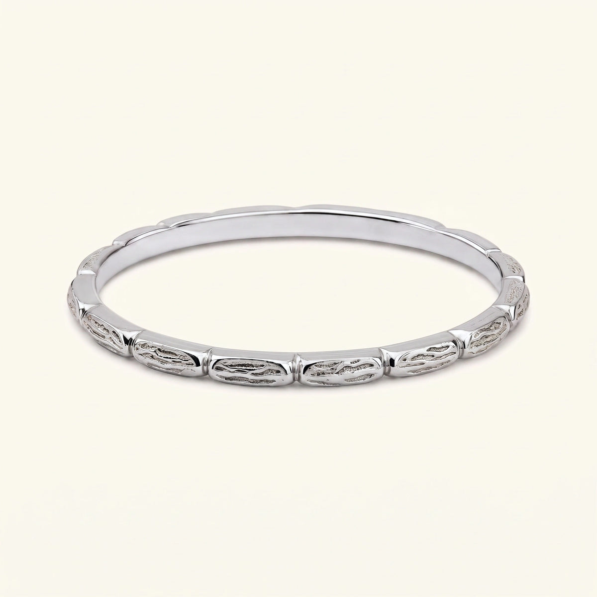 Sobek crocodile scale wedding band in 18K white gold, fine 1.5 mm ring