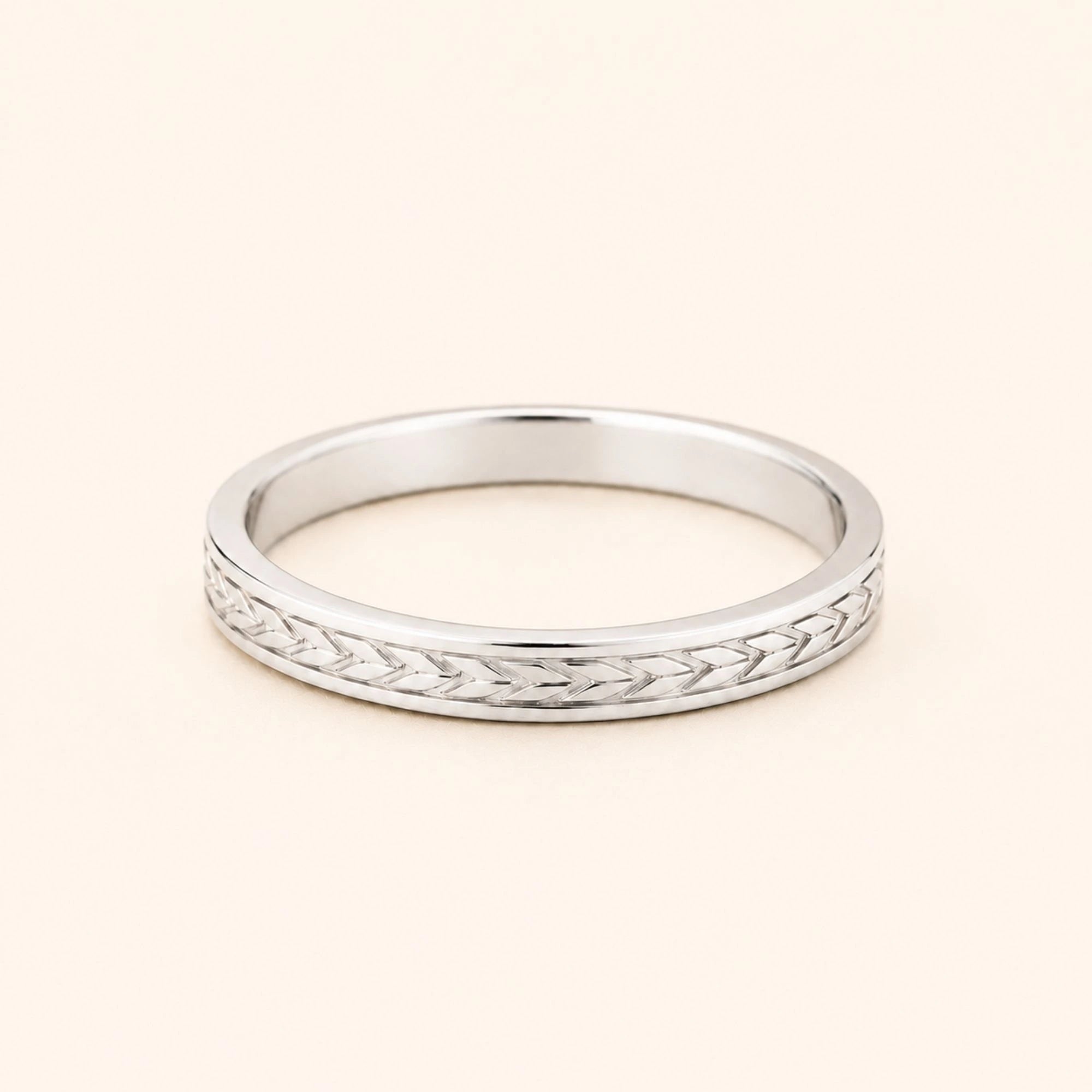 Kléos engraved laurel wedding band in 18K white gold, 3mm