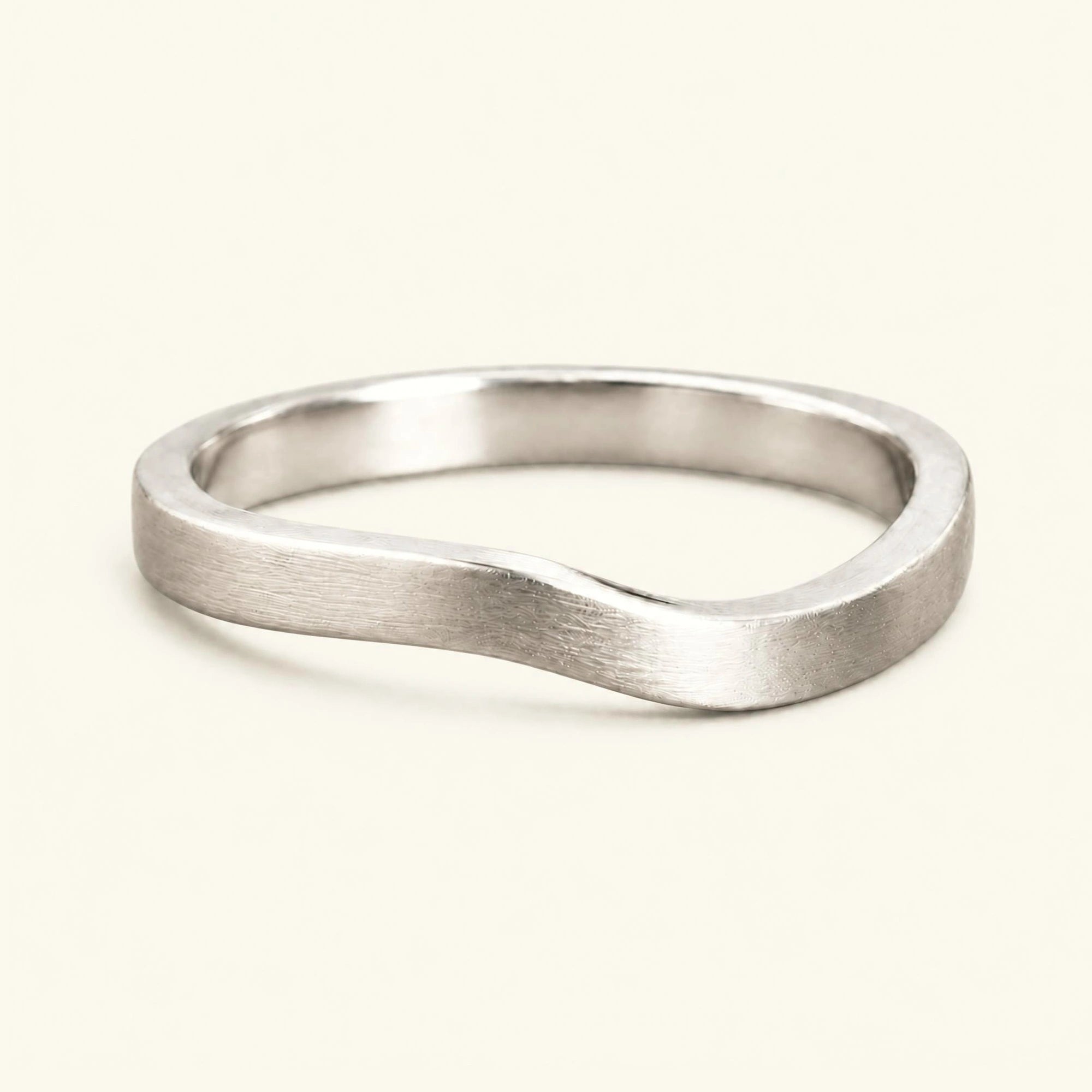 Men's brushed wave wedding ring white gold 2.5mm Pontos