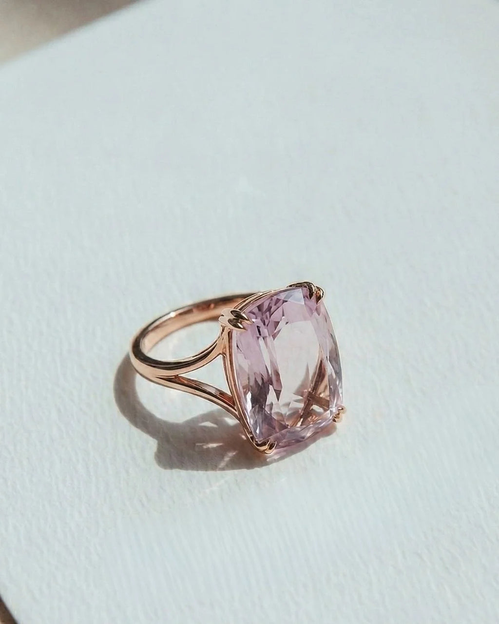 Rose de France amethyst in a delicate lavender shade, set in 18K rose gold