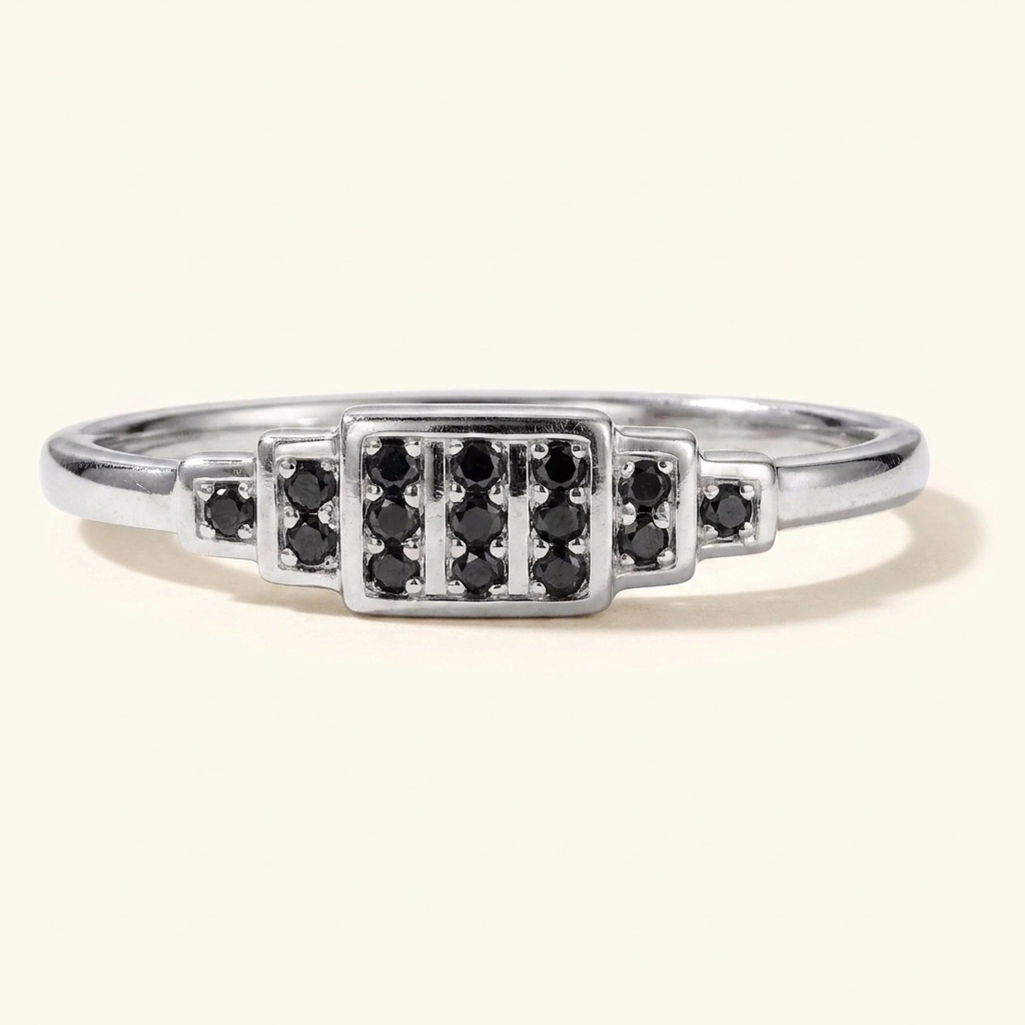 Alliance Brami XL géométrique art déco en or blanc sertie de diamants noirs
