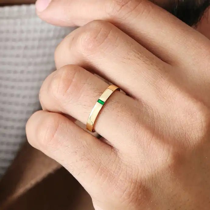 bague de fiançailles en emeraude baguette Agni