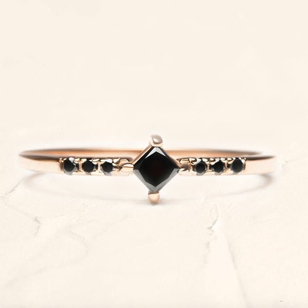Kali ring in rose silver and princess-cut black diamond and pavé