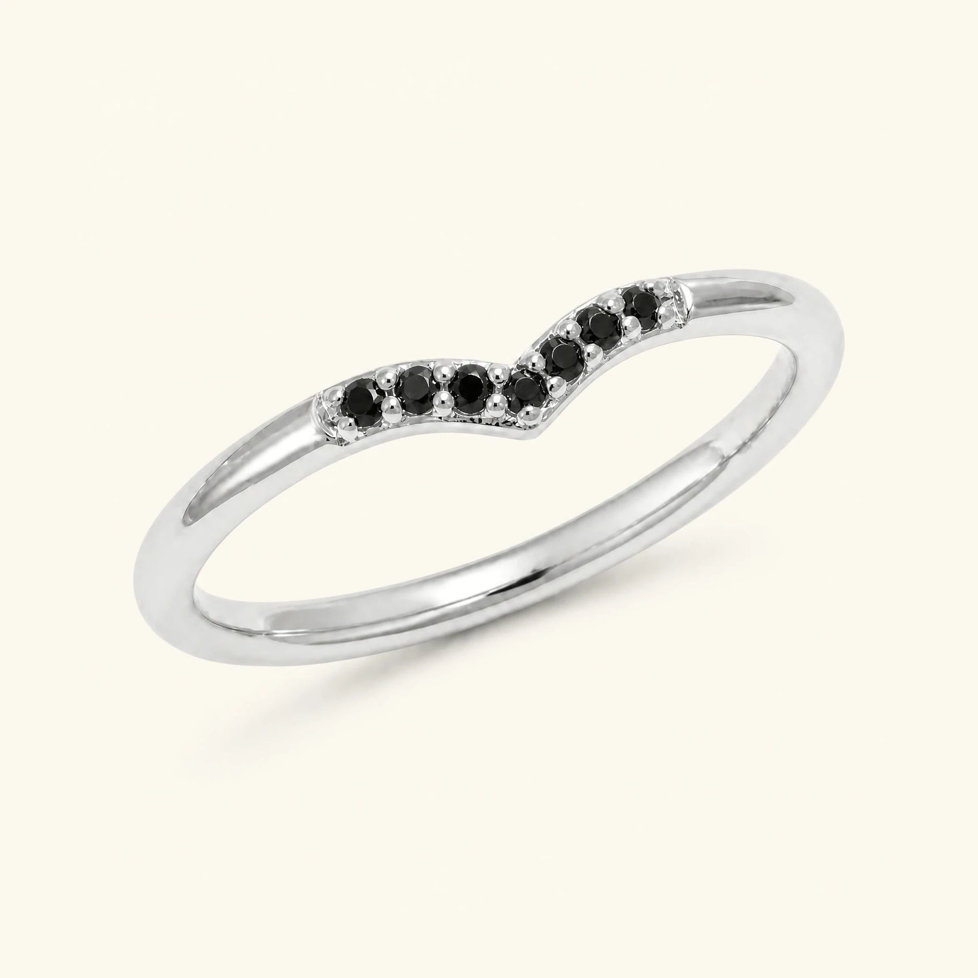 Chevron ring pavé with black diamonds in white gold