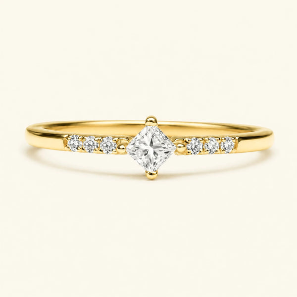 Bague de fiançailles princesse pavée de diamants blancs en or jaune