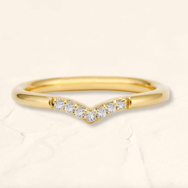 Sakshi yellow gold diamond V-ring