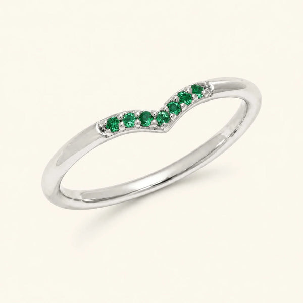 Bague chevron pavée d'émeraudes en or blanc