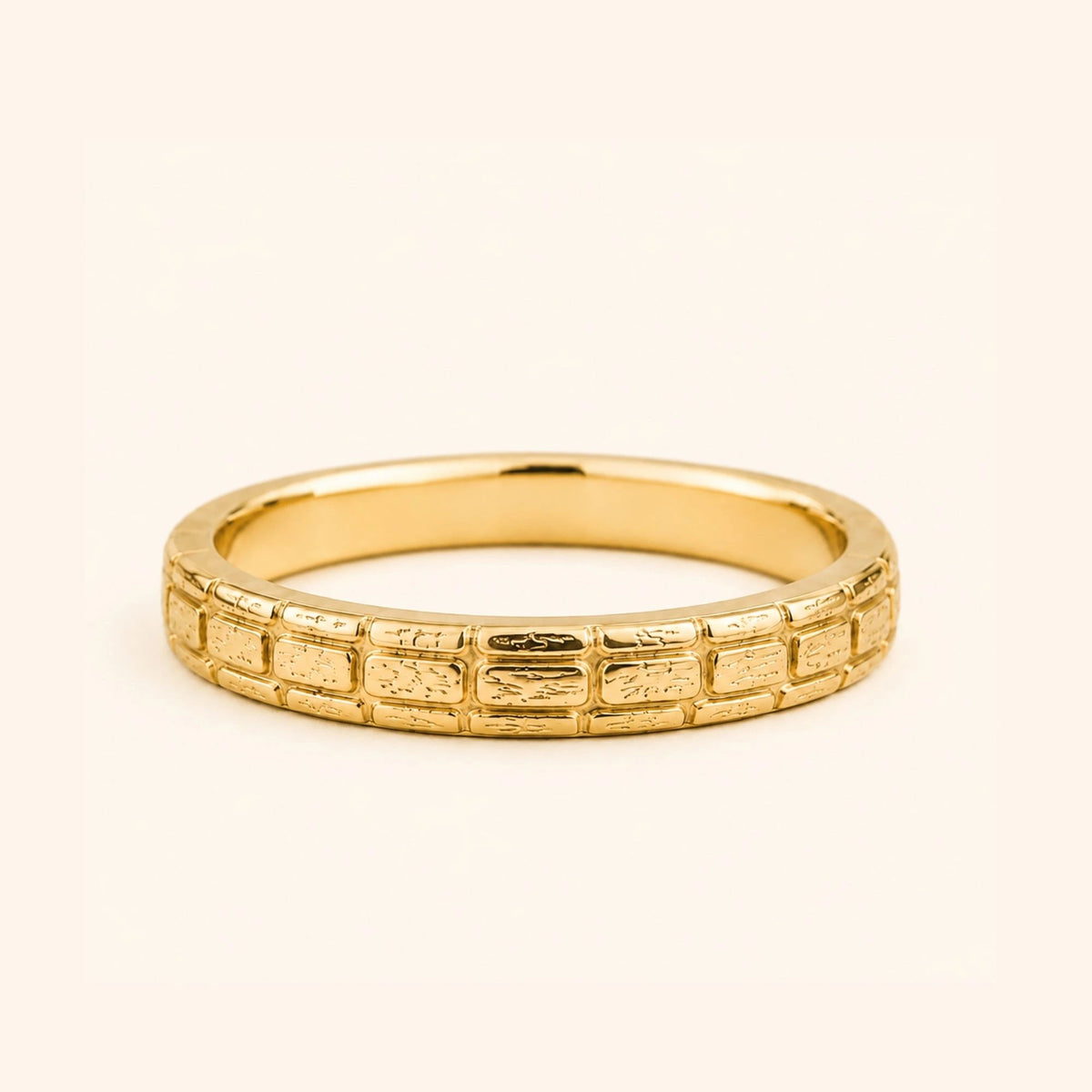 Men's wide Sobek ring in 18K yellow gold, 6 mm band sheathed in three rows of chiselled crocodile scales