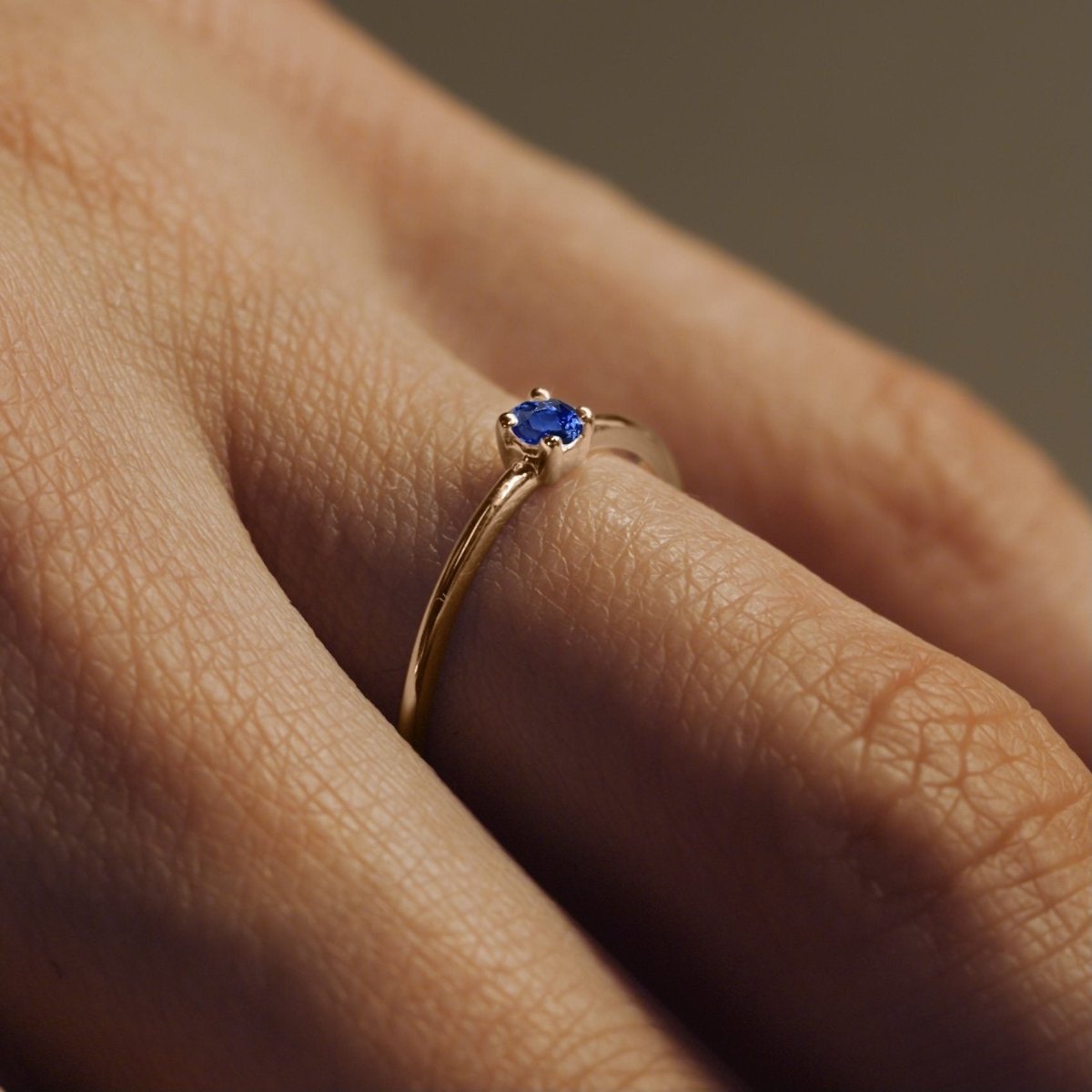 Saral solitaire ring with sapphire