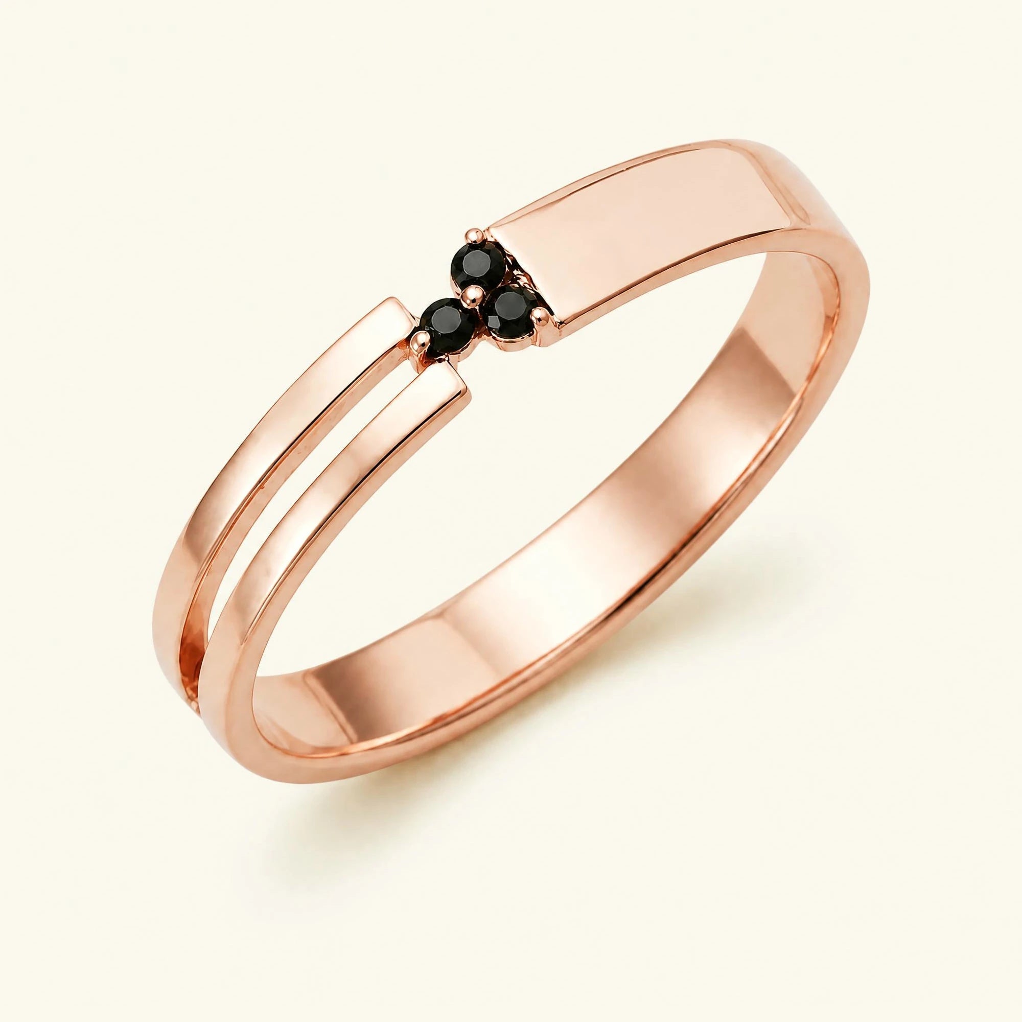 Bague trois pierres de diamants noirs pour homme en or rose