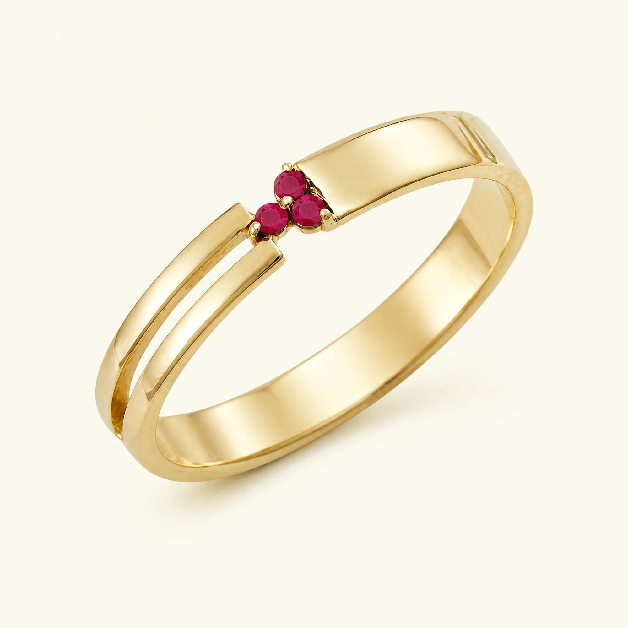 Bague trois pierres de rubis pour homme en or jaune