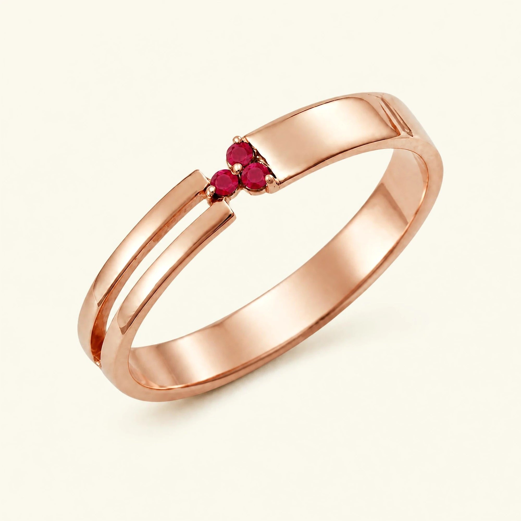 Bague trois pierres de rubis pour homme en or rose