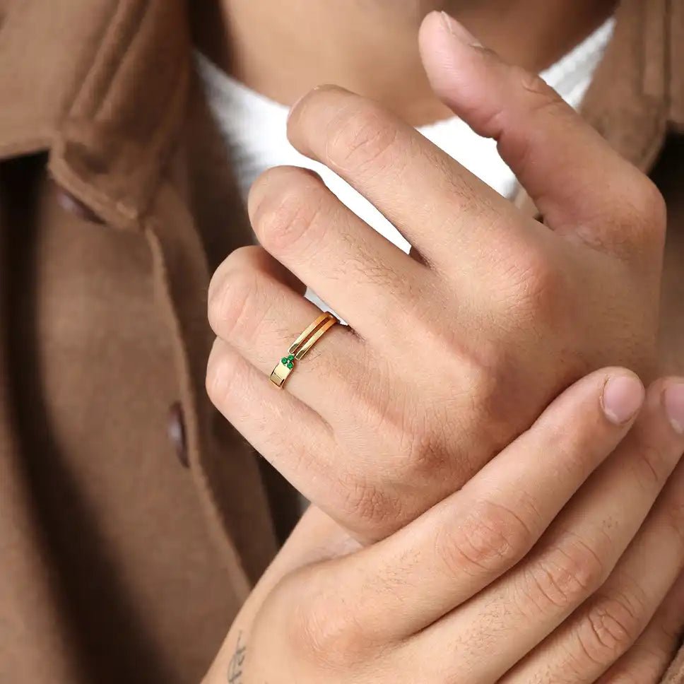 alliance Vibhu or 18 carats pour homme emeraude
