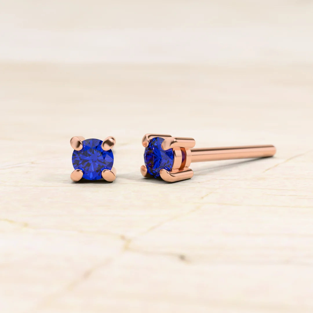 Solitaire sapphire Saral earrings in 18K rose gold