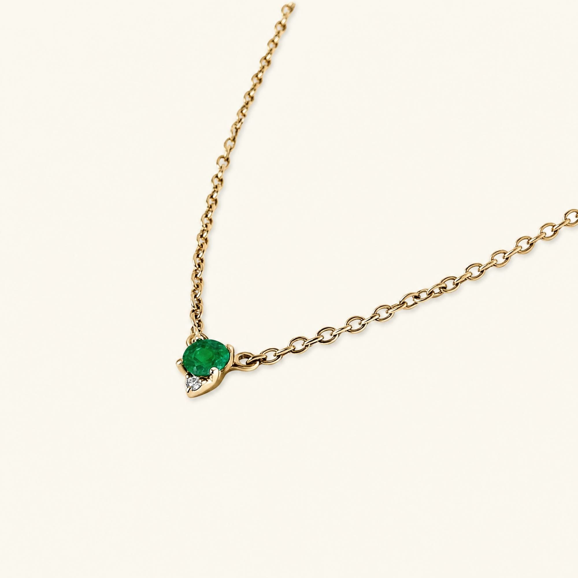 collier devi en emeraude et diamant