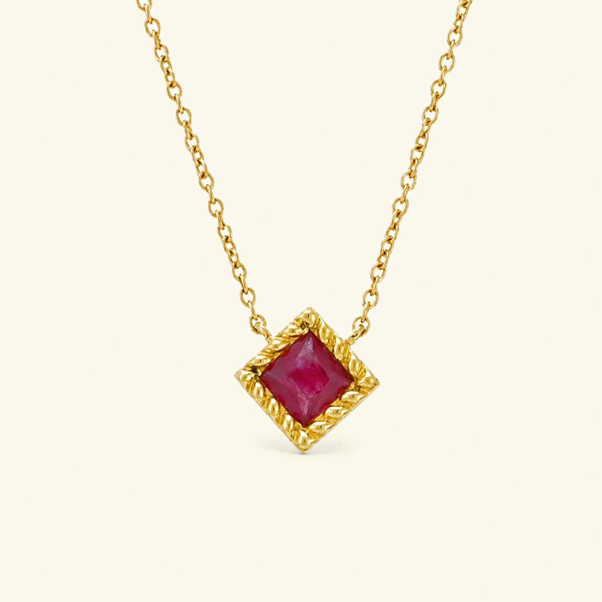 collier rubis or jaune taille princesse Indrani