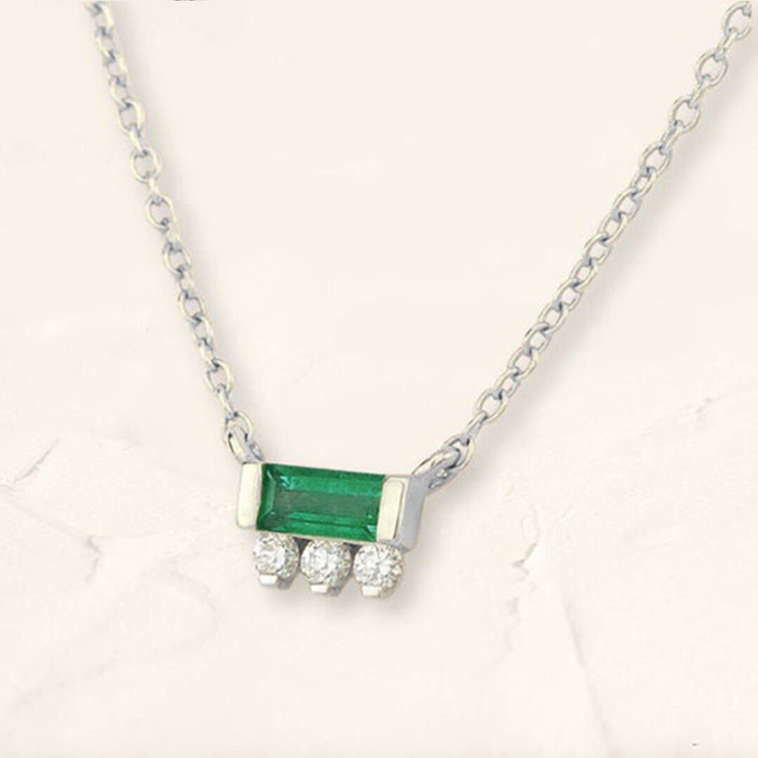 Prana emerald necklace white gold