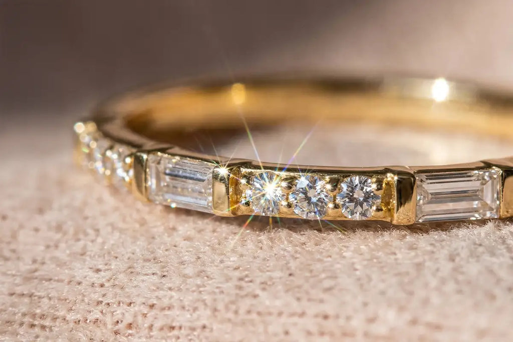 Brilliant cut diamond illustrating the 4Cs, brilliance and clarity