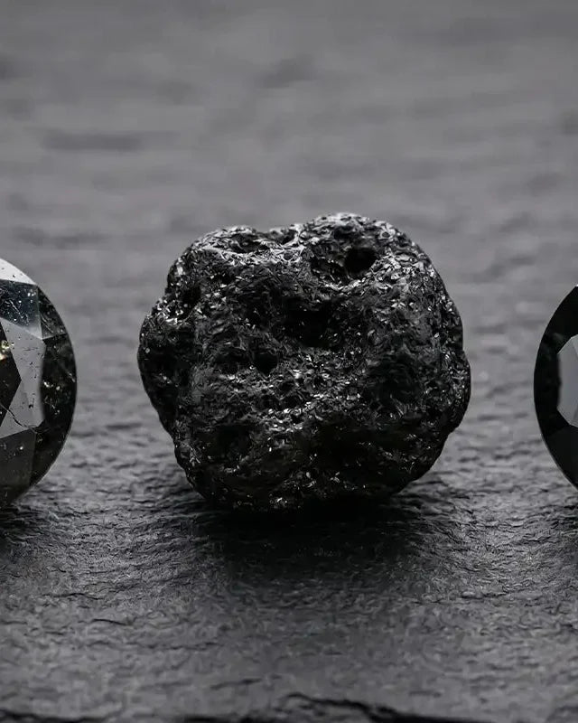 Les trois types de diamants noirs : naturel à inclusions, carbonado et traité, comparatif gemmologique